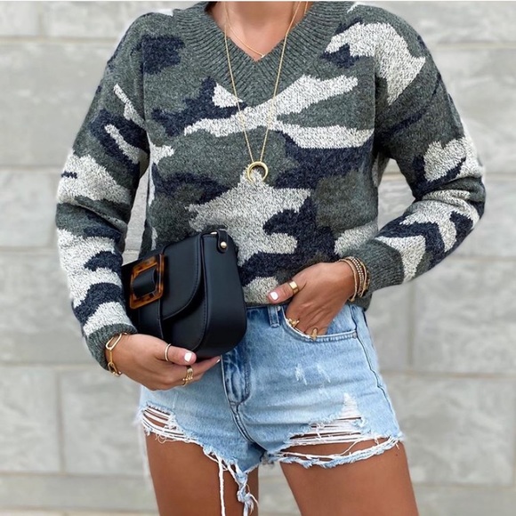 Distressed Denim Jean Shorts - Picture 5 of 10